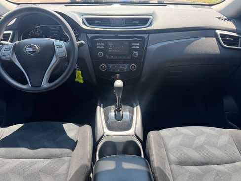 Used 2016 Nissan Rogue S AWD/4WD image 9