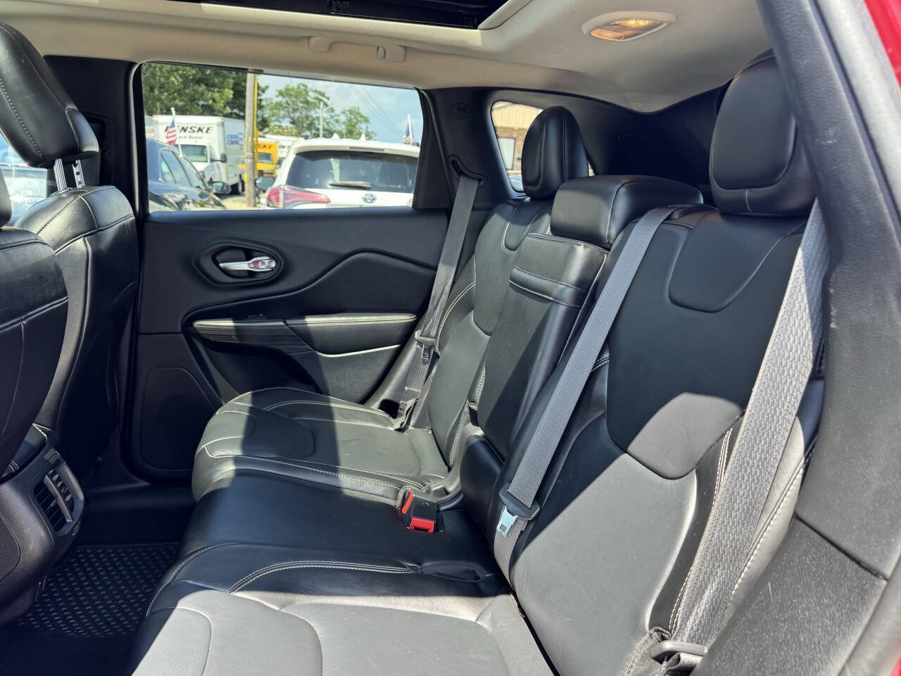 Used 2014 Jeep Cherokee Limited AWD/4WD image 28