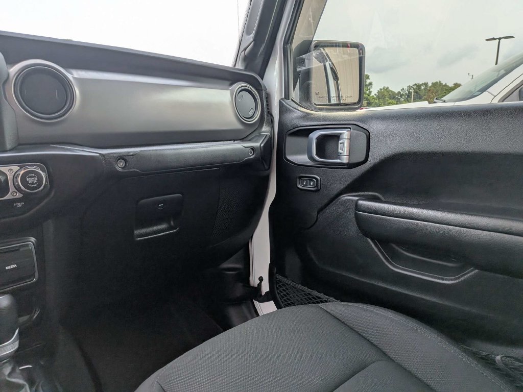 Used 2021 Jeep Gladiator Sport AWD/4WD image 13