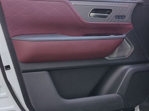 Used 2025 INFINITI QX80 Autograph w/ Autograph Exterior Package AWD/4WD image 13