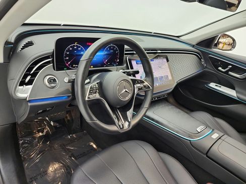 Used 2025 Mercedes-Benz E 350 Sedan w/ Winter Package image 9