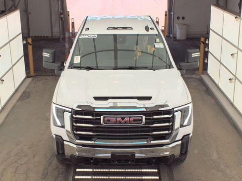 Used 2024 GMC Sierra 3500 SLE w/ SLE Value Package AWD/4WD image 2
