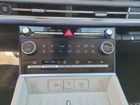 New 2026 Hyundai Santa Fe Calligraphy FWD image 33