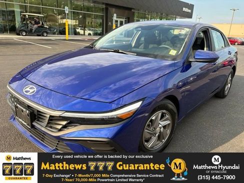 Certified 2025 Hyundai Elantra SE FWD image 1