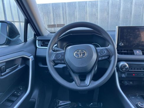Used 2025 Toyota RAV4 LE image 27