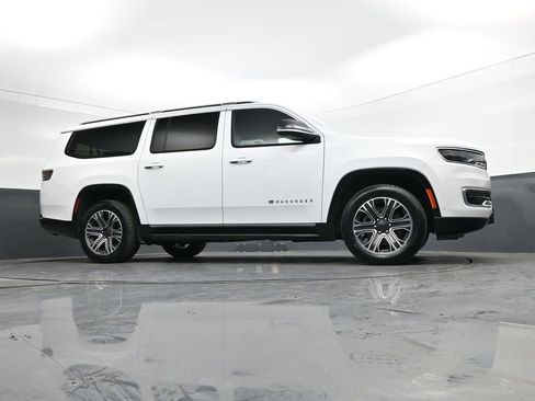 Used 2024 Jeep Wagoneer L Series II w/ Flexible Seating Group image 33