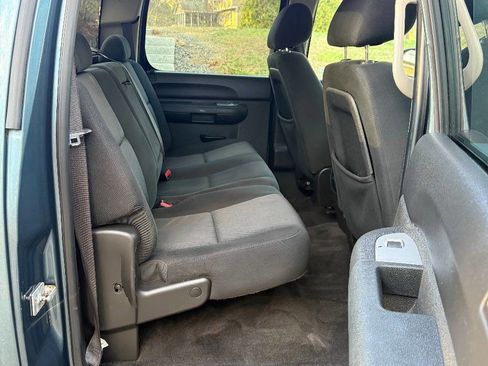 Used 2010 GMC Sierra 1500 SLE image 10