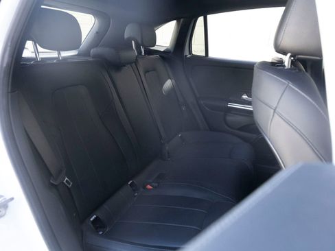 Used 2021 Mercedes-Benz GLA 250 image 23