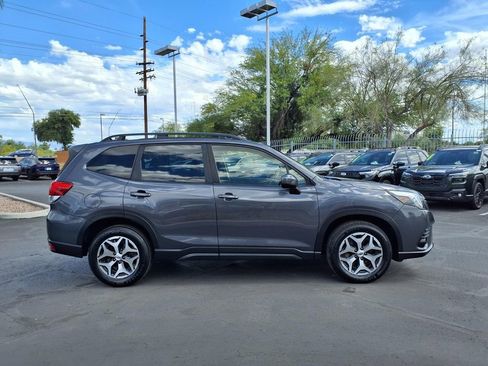 Used 2023 Subaru Forester Premium AWD/4WD image 9