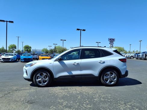 Certified 2025 Ford Escape ST-Line FWD image 3