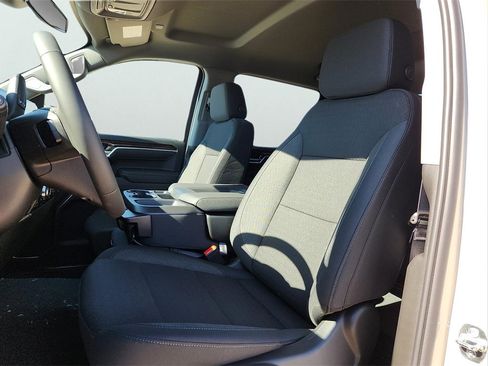 New 2026 GMC Sierra 1500 SLE image 17