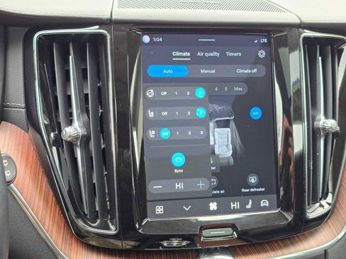 Certified 2023 Volvo XC60 B5 Ultimate AWD/4WD image 27