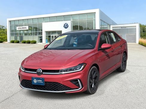 Certified 2025 Volkswagen Jetta SE w/ Sunroof Package image 2