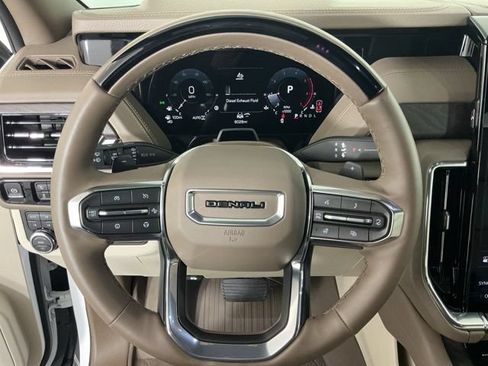 Used 2026 GMC Yukon Denali w/ Denali Reserve Package AWD/4WD image 17