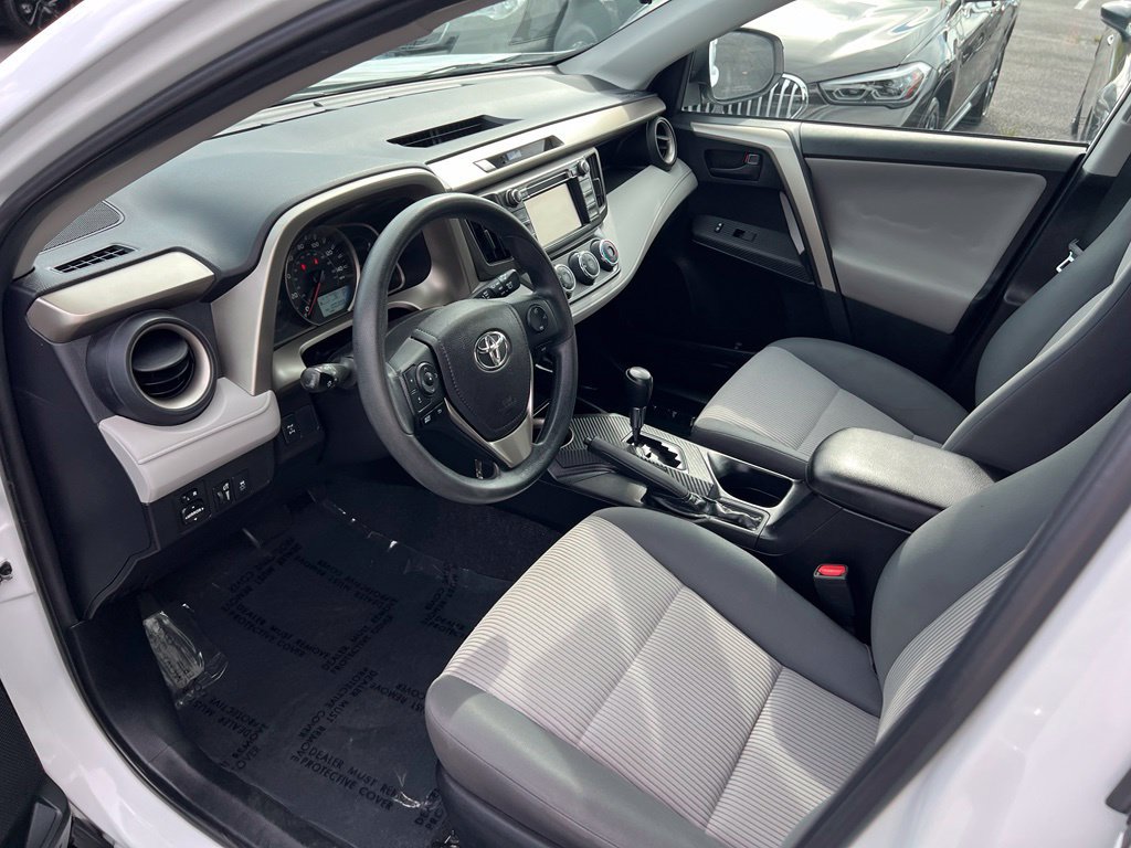 Used 2015 Toyota RAV4 LE AWD/4WD image 10