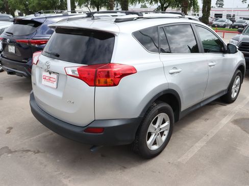 Used 2014 Toyota RAV4 XLE image 11