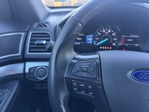 Used 2017 Ford Explorer XLT w/ Equipment Group 202A image 24