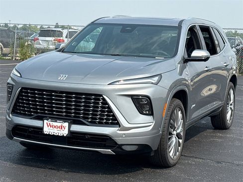 New 2026 Buick Enclave Avenir w/ Super Cruise Package image 4