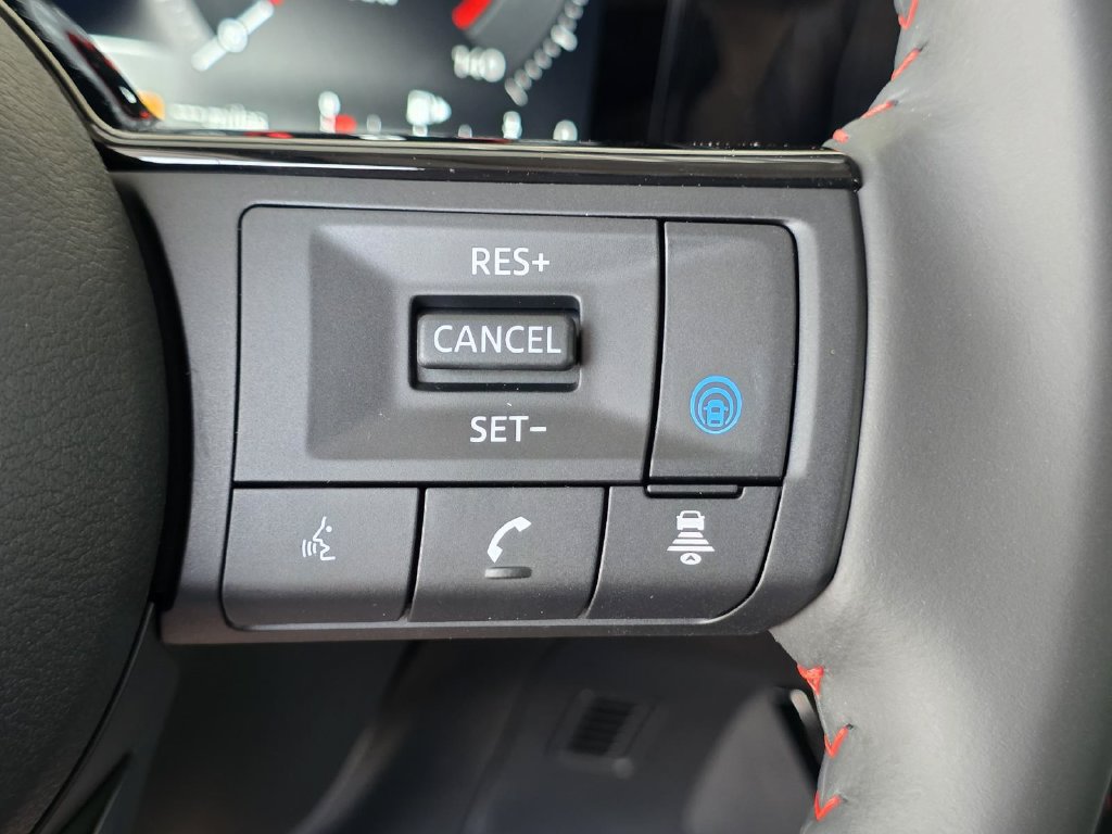 New 2025 Nissan Kicks SR FWD image 26