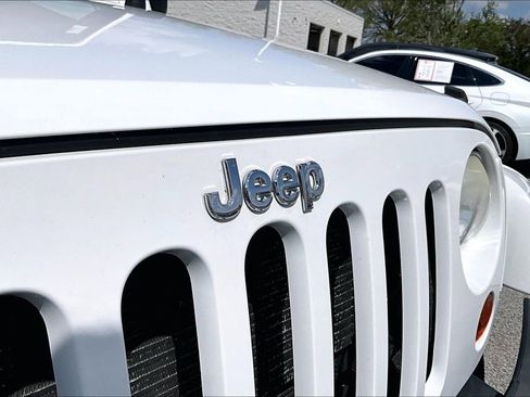 Used 2013 Jeep Wrangler Sahara w/ Dual Top Group AWD/4WD image 9