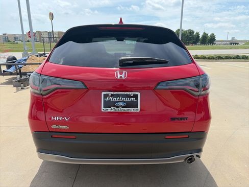 Used 2024 Honda HR-V Sport image 4