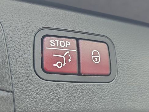 Used 2018 Mercedes-Benz GLC 300 image 17