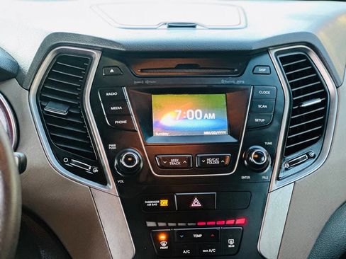 Used 2016 Hyundai Santa Fe SE image 14