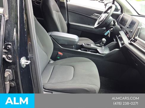 Used 2025 Kia Sportage LX AWD/4WD image 17