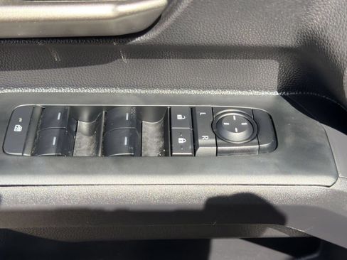 Used 2025 Toyota Tacoma TRD Sport AWD/4WD image 14