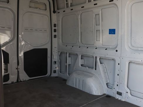 Used 2022 Mercedes-Benz Sprinter 2500 image 13