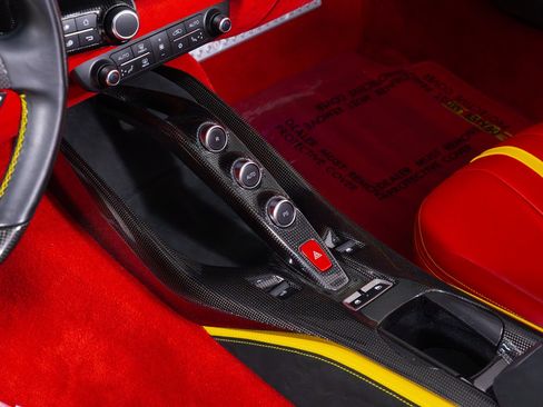 Used 2021 Ferrari 812 GTS RWD image 30