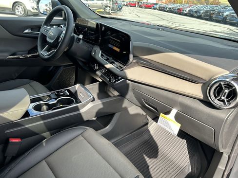 New 2026 Chevrolet Equinox LT image 15