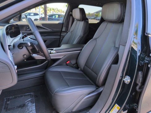 Used 2024 Cadillac Lyriq Sport RWD image 16