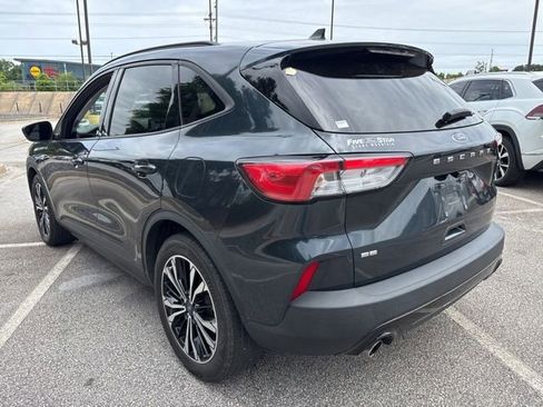 Used 2022 Ford Escape SE w/ SE Sport Appearance Package FWD image 3