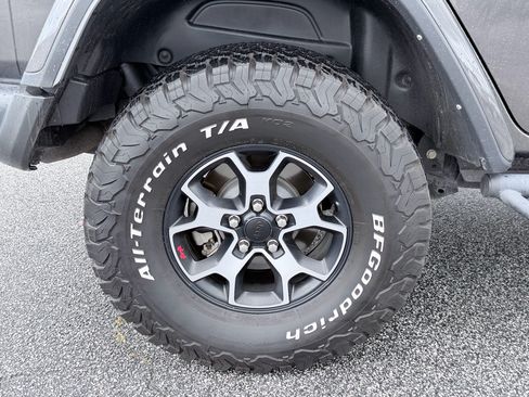 Used 2022 Jeep Wrangler Unlimited Rubicon w/ LED Lighting Group AWD/4WD image 33
