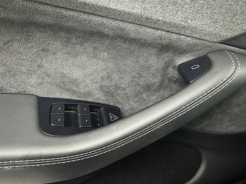 Used 2026 Tesla Model Y Long Range image 29