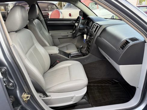 Used 2006 Chrysler 300 Touring image 18
