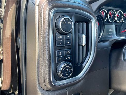Used 2020 Chevrolet Silverado 1500 LT Trail Boss image 13