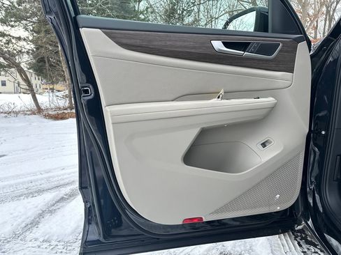 New 2026 Volkswagen Atlas SEL image 5