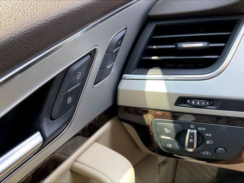 Used 2019 Audi Q7 2.0T Premium w/ Convenience Package AWD/4WD image 32