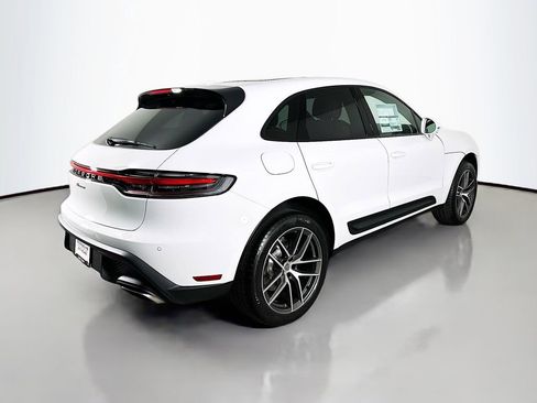 Certified 2026 Porsche Macan AWD/4WD image 9
