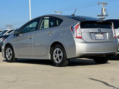Used 2014 Toyota Prius Four image 5