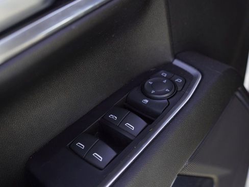 Used 2023 GMC Sierra 1500 Elevation image 12