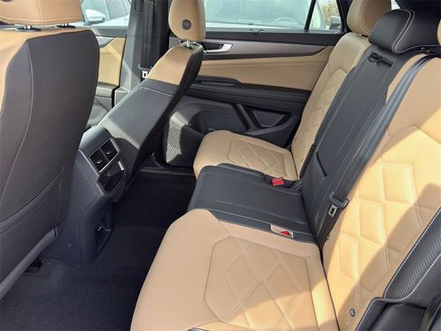 New 2026 Volkswagen Atlas Cross Sport SE image 27