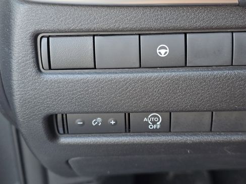 Used 2023 Nissan Rogue SV image 13