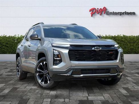 Used 2026 Chevrolet Equinox RS FWD image 2