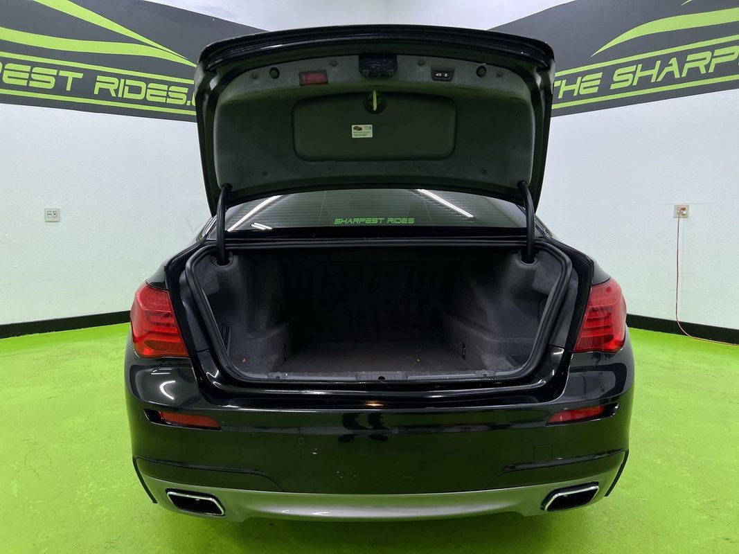 Used 2012 BMW 750i RWD image 9