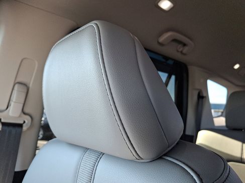 Used 2025 Honda Pilot EX-L image 13