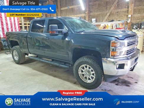 Used 2018 Chevrolet Silverado 2500 LT w/ LT Convenience Package AWD/4WD image 5