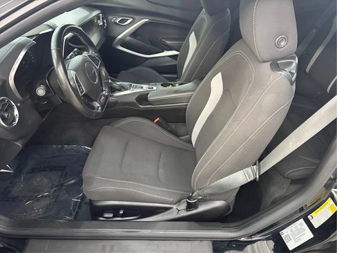 Used 2018 Chevrolet Camaro SS RWD image 13